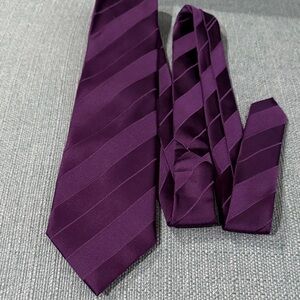 Donald Trump Signature Collection Deep Purple Striped Tie 🔥